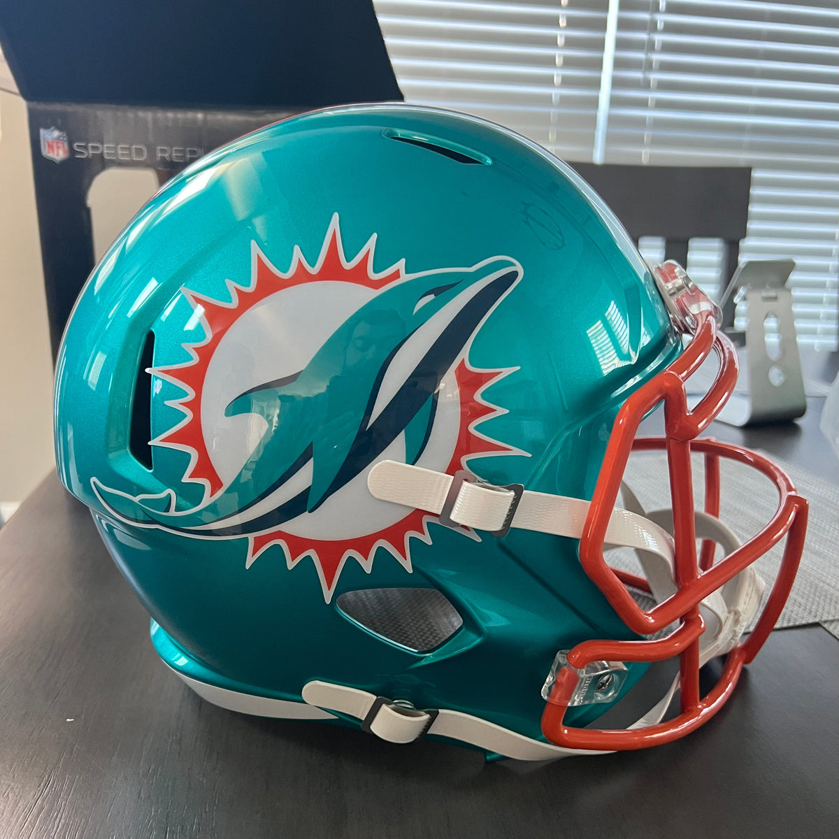 miami-dolphins-full-size-speed-replica-football-helmet-flash-nfl