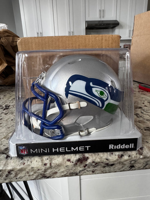 6 Mini Helmet (Returns)